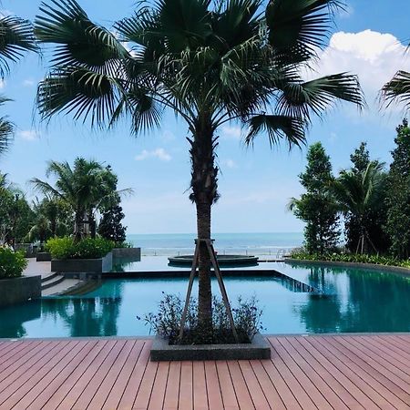 Timurbay By Dfamilia, Ground Floor Suite With Easy Access To The Pool And Beach Kuantan Exteriör bild