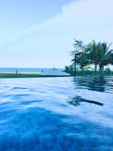 Timurbay By Dfamilia, Ground Floor Suite With Easy Access To The Pool And Beach Kuantan Exteriör bild